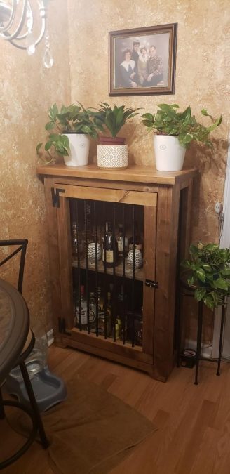 Michaela Cabinet